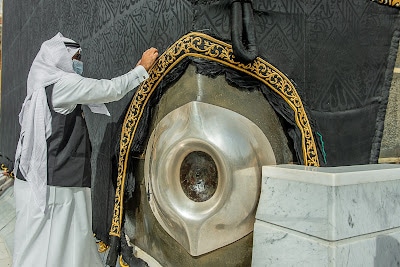 Read more about the article Maintenance of the Ka’bah takes place ahead of Ramadan
