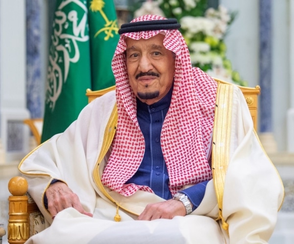 You are currently viewing King Salman orders Extension of Visas Free of Charge until November 30